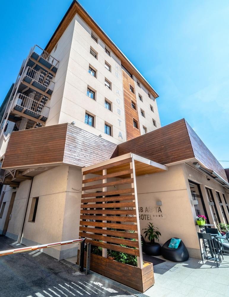 Hb Aosta Hotel & Balcony Spa Bagian luar foto