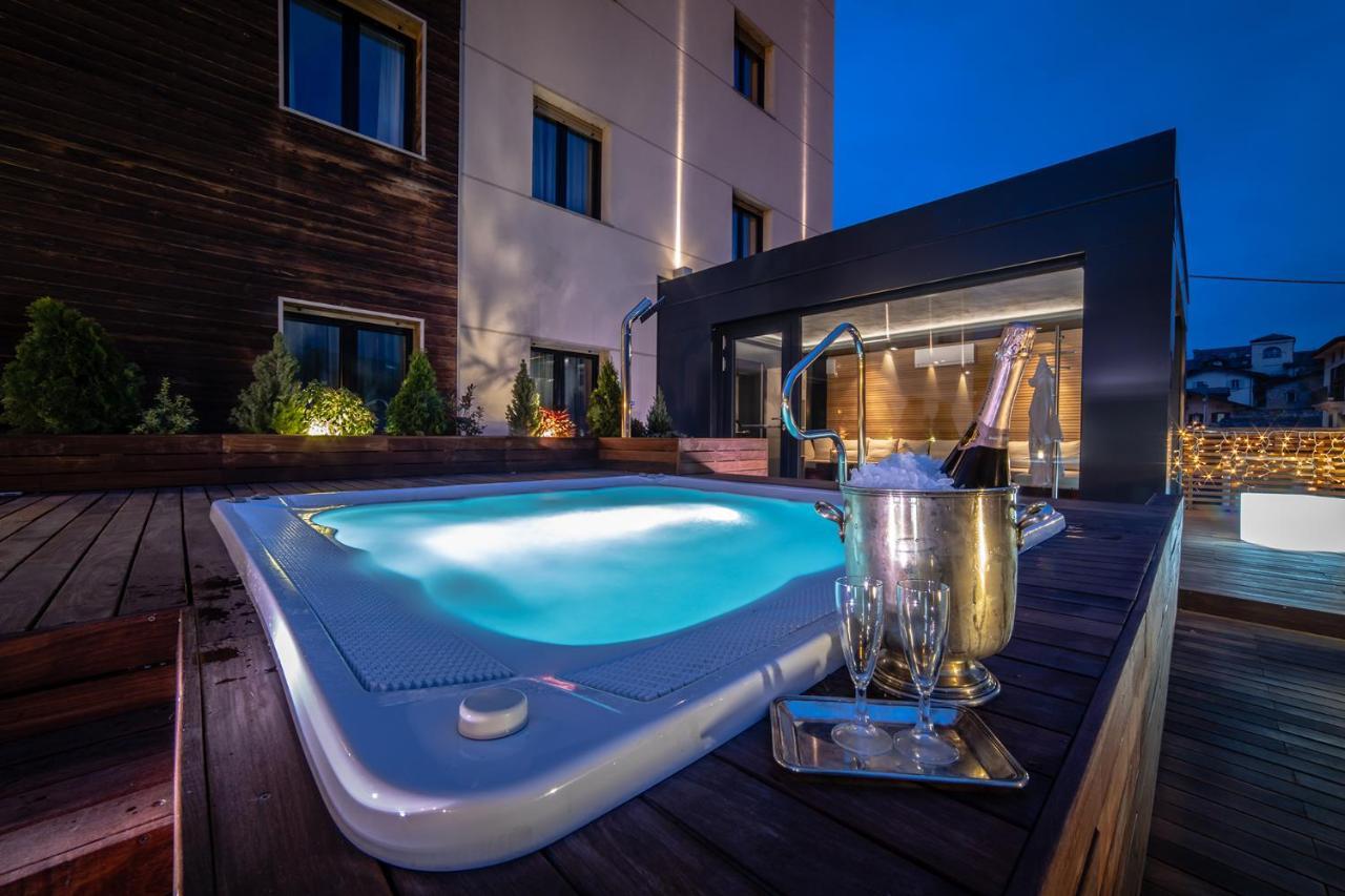 Hb Aosta Hotel & Balcony Spa Bagian luar foto