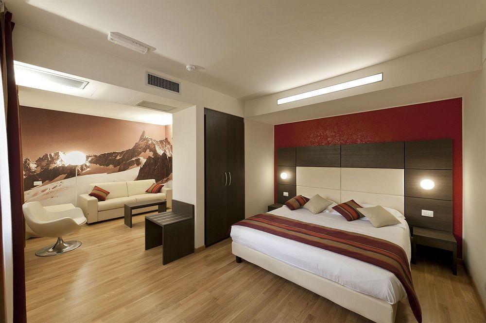 Hb Aosta Hotel & Balcony Spa Bagian luar foto