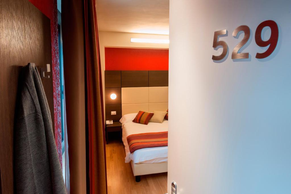 Hb Aosta Hotel & Balcony Spa Ruang foto