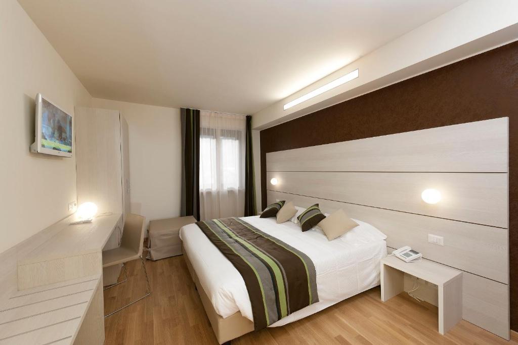 Hb Aosta Hotel & Balcony Spa Bagian luar foto