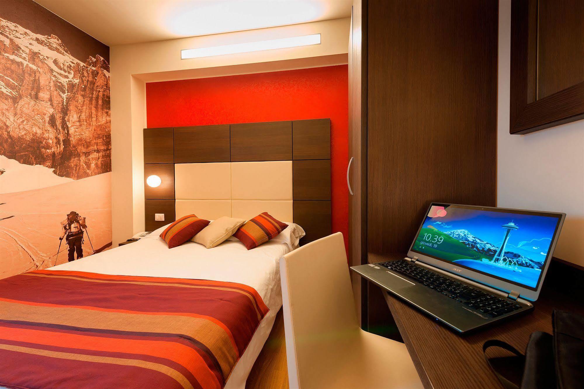 Hb Aosta Hotel & Balcony Spa Bagian luar foto
