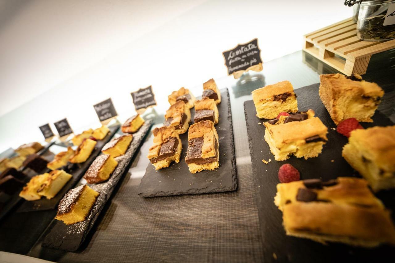 Hb Aosta Hotel & Balcony Spa Bagian luar foto